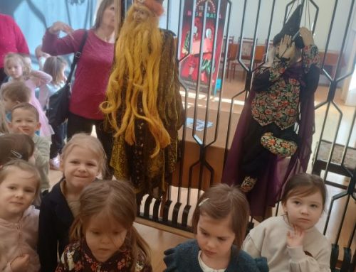 Wycieczka do teatru Maskarada – grupa fioletowa i żółta